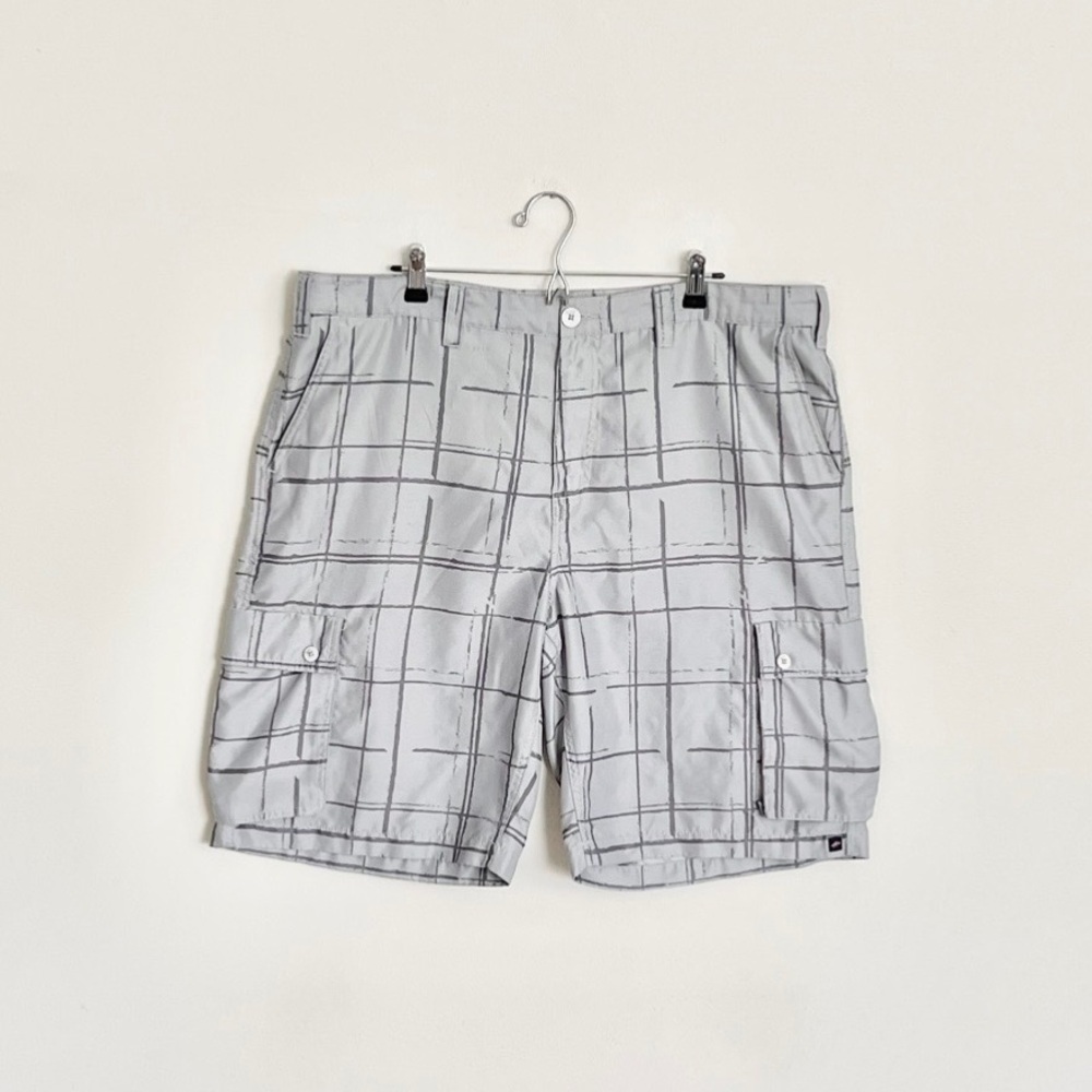 Vintage Y2K Tony Hawk Skater Plaid Gray Lightweight Cargo Shorts Men’s size 40